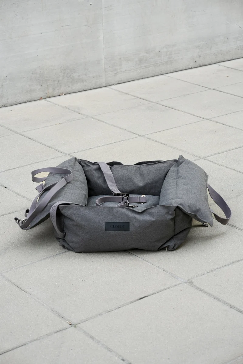 Hundeautositz Getaway Light Graphite tragbar