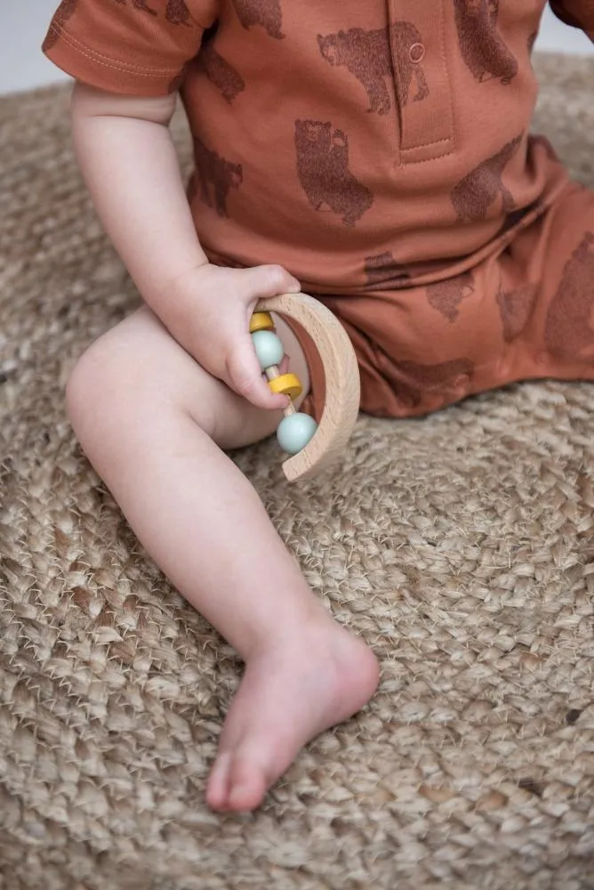 Holzrassel PERLEN halbrund aus Holz für Baby von Trixie