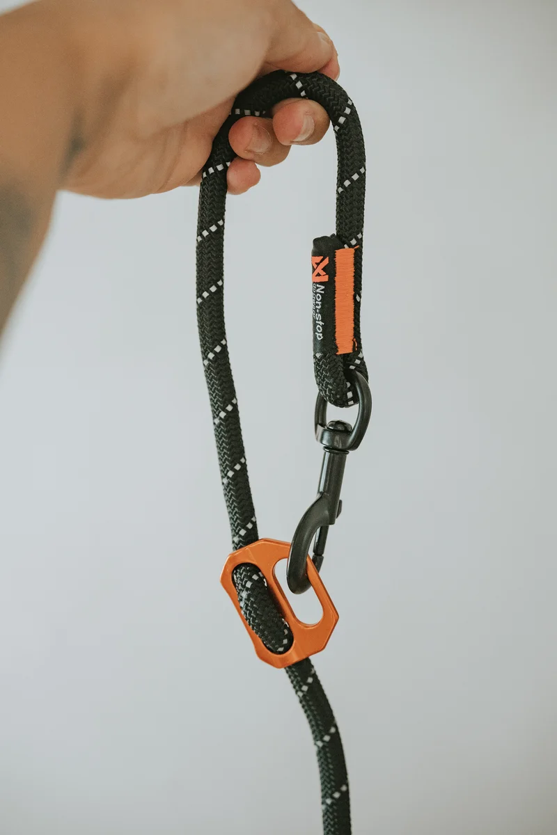 Rock adjustable Leash