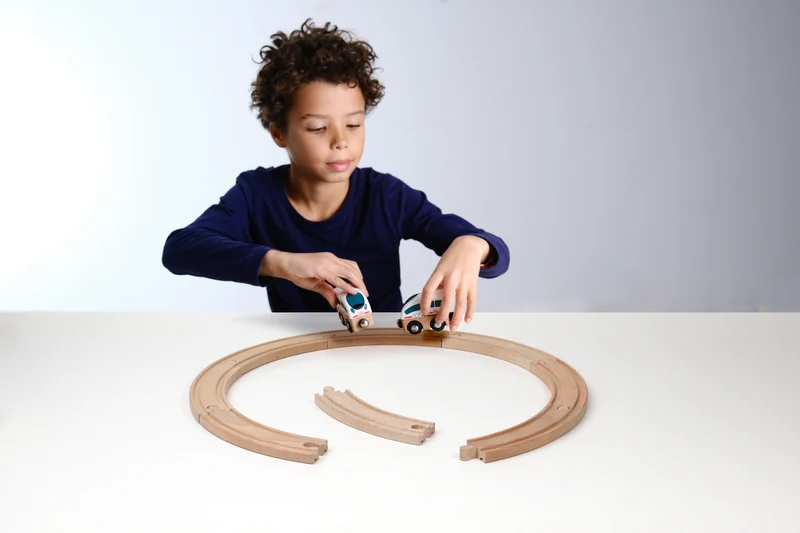 NOPPI Eisenbahn große Kurven – 8er Set Holzschienen-Zubehör