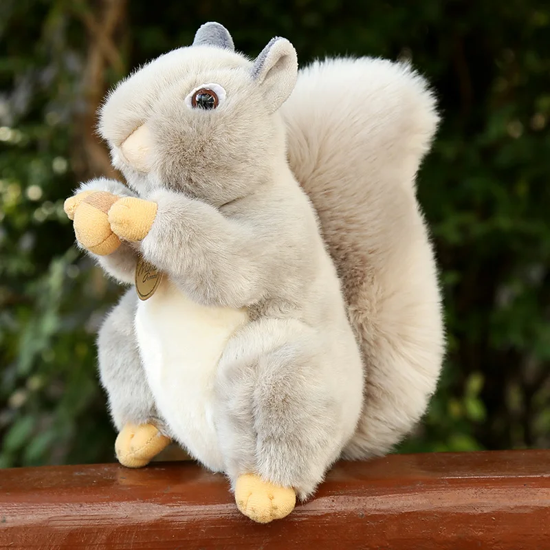Niedliches Eichhörnchen mit Nüssen Stofftier (ca. 20cm)