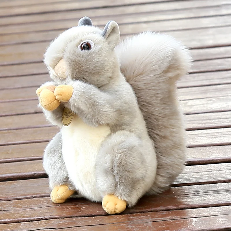 Niedliches Eichhörnchen mit Nüssen Stofftier (ca. 20cm)