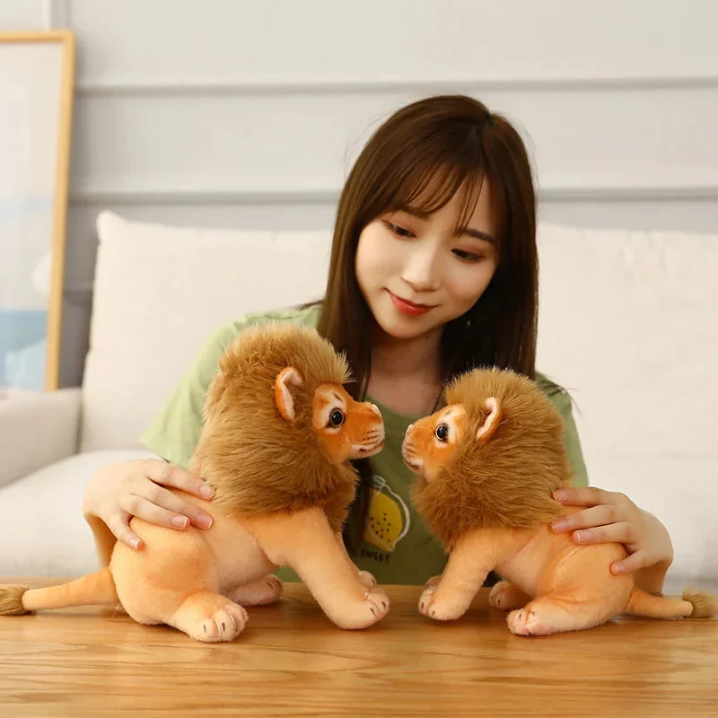 Plüschtier Realistischer Löwe – Kuscheltier - Stofftier