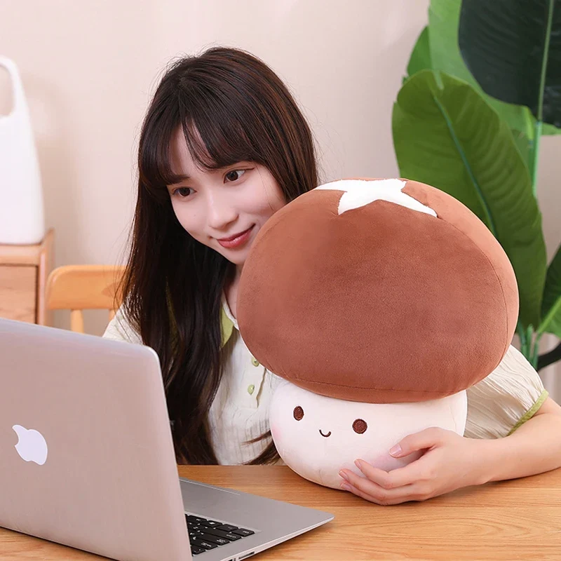 Kawaii Plüsch Pilz (ca. 23, 30 oder 60cm)