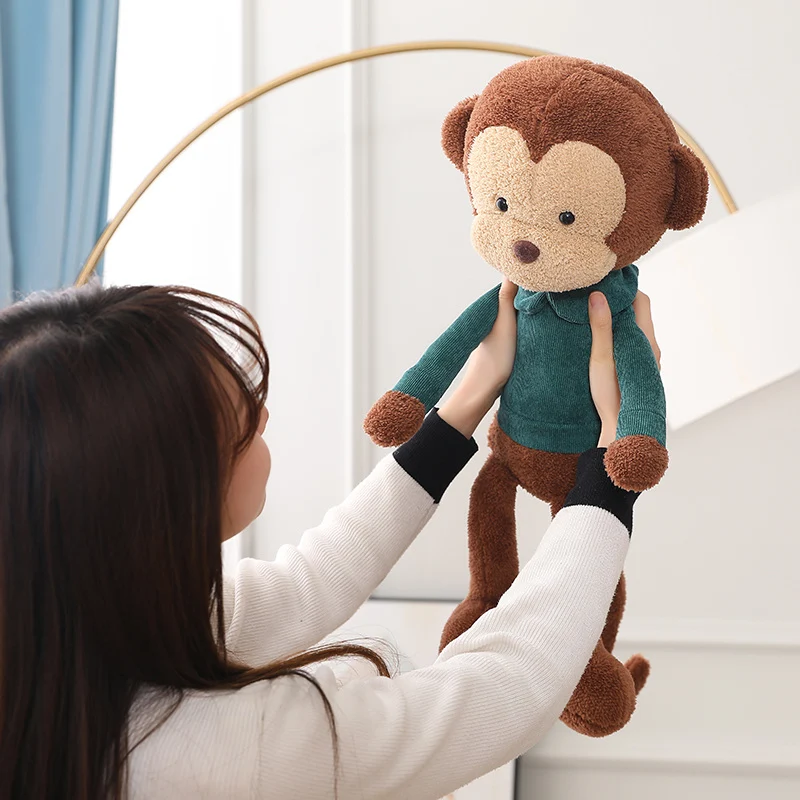 Plüschfigur niedlicher Affe mit Pullover, 60 cm