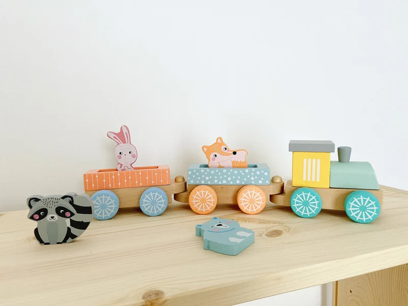 Holzeisenbahn "Pastell" mit Tieren