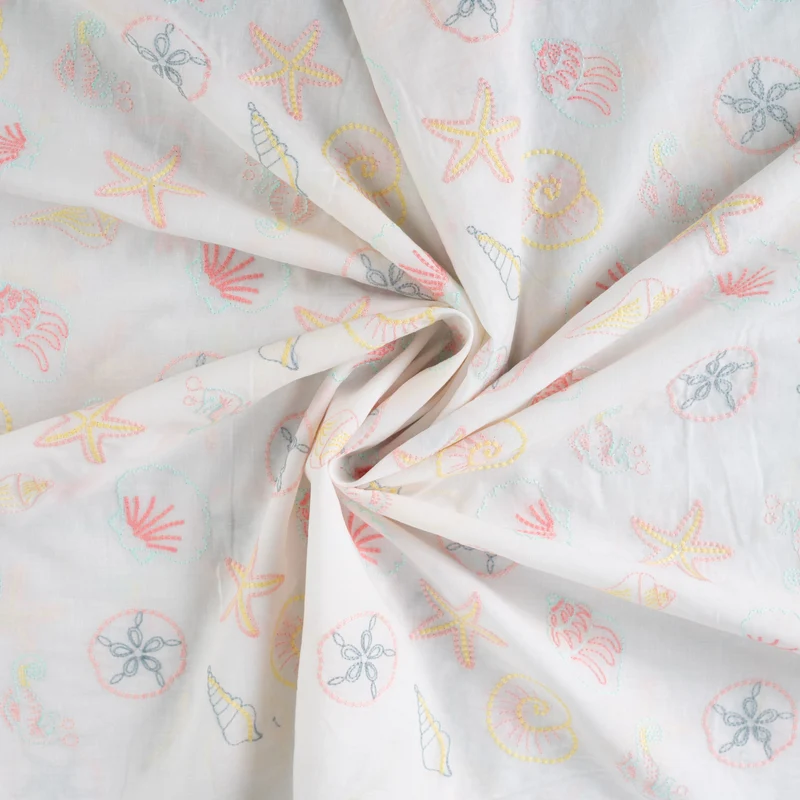Bestickte Baumwolle White Sea by Qjutie