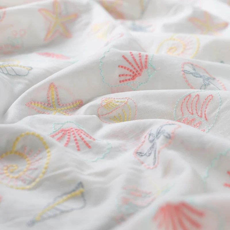 Bestickte Baumwolle White Sea by Qjutie