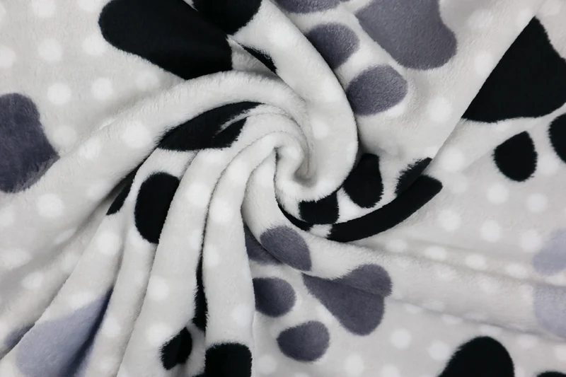 Wellnessfleece Paws & Dots