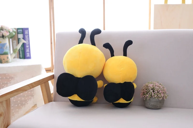 Die lustige Honigbiene als flauschiges Stofftier (ca. 20cm bis 30cm)
