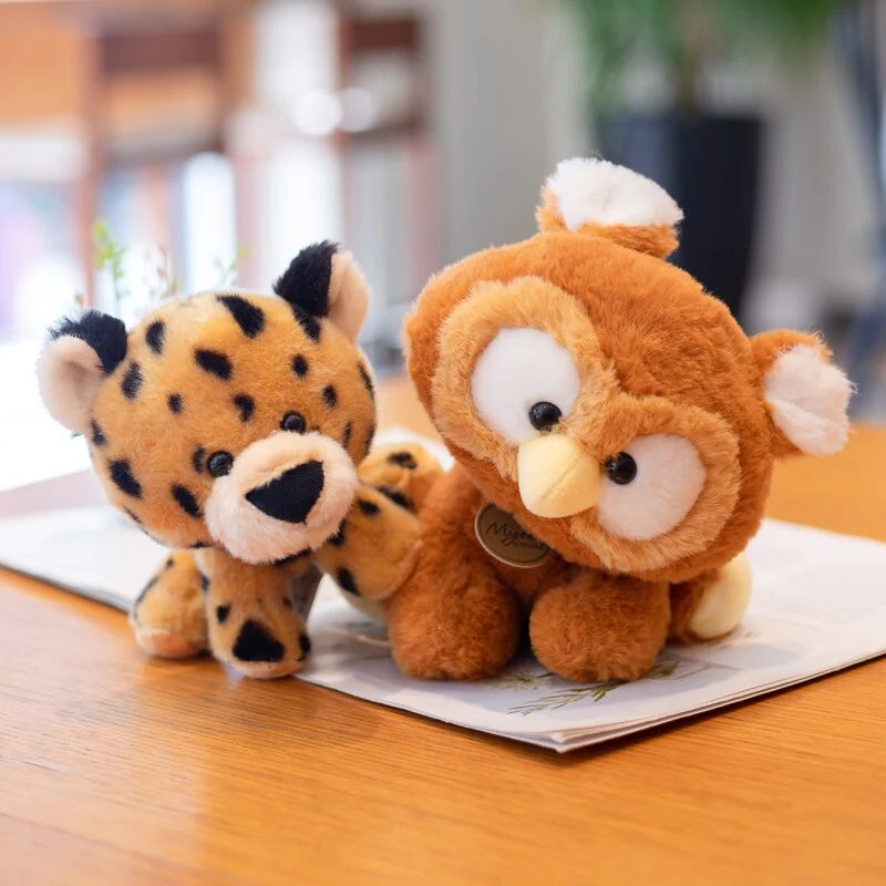 Lustige Stofftiere in Cartoon Optik: Tiger, Elefant, Eule, Hippo, Bär, Frosch, Schweinchen, Husky, Leopard zur Wahl