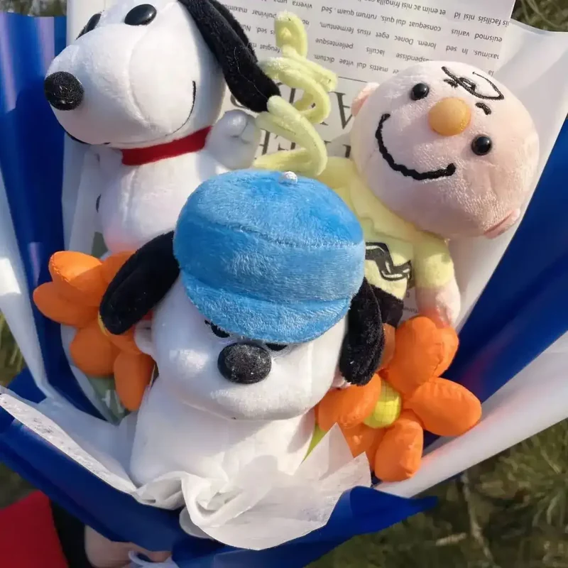 Plüschtier Snoopy – Kuscheltier - Stofftier mit Blumen
