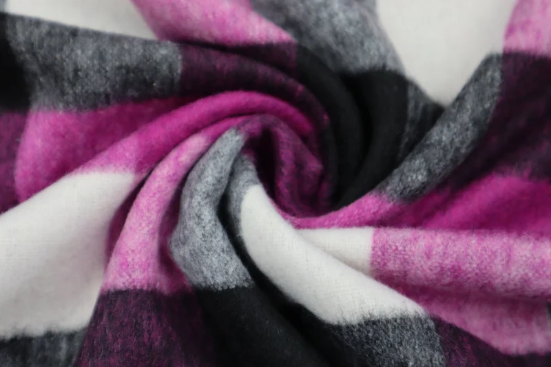 Woll-Jacquard Black Check