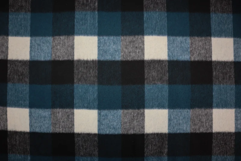 Woll-Jacquard Black Check