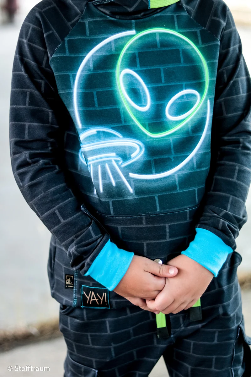 Panel French Terry Glow by Lycklig Design - Alien