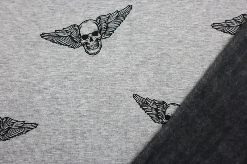 Alpenfleece Flying Skulls