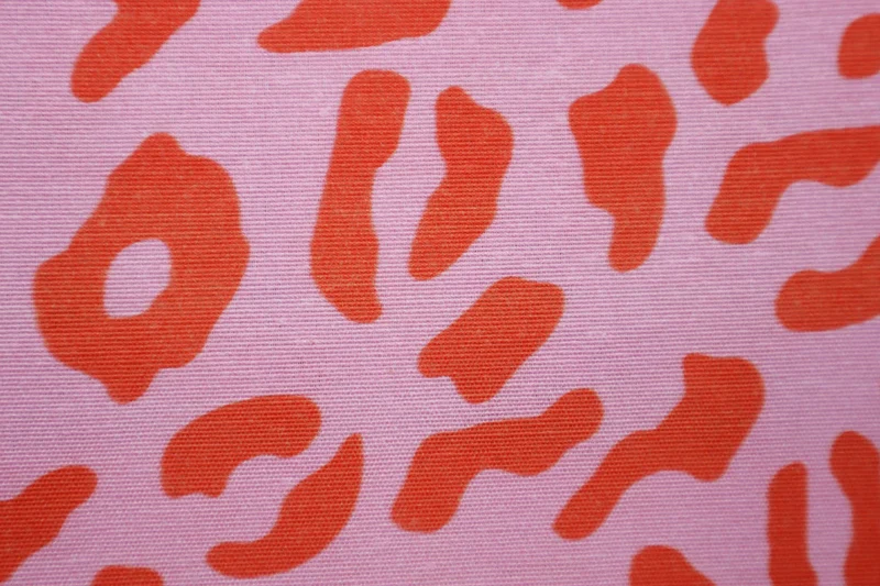 Dekostoff Leo Liebe - hellrot/rosa