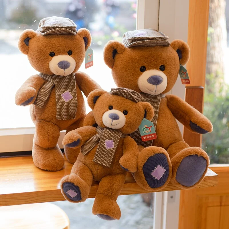 Lieblicher Brauner Teddybär mir Mütze und Schal 35/45/55cm