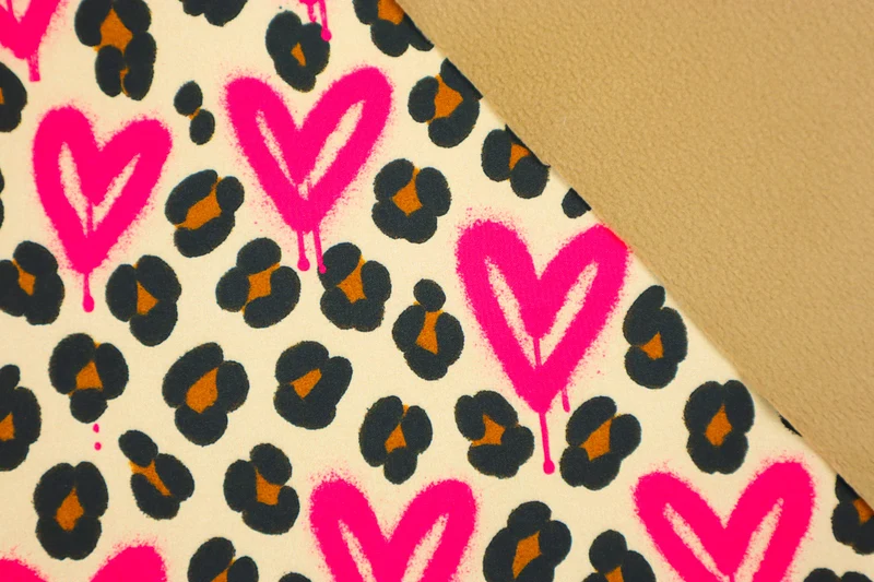Softshell Digital Leo & Neon Hearts