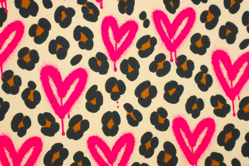 Softshell Digital Leo & Neon Hearts