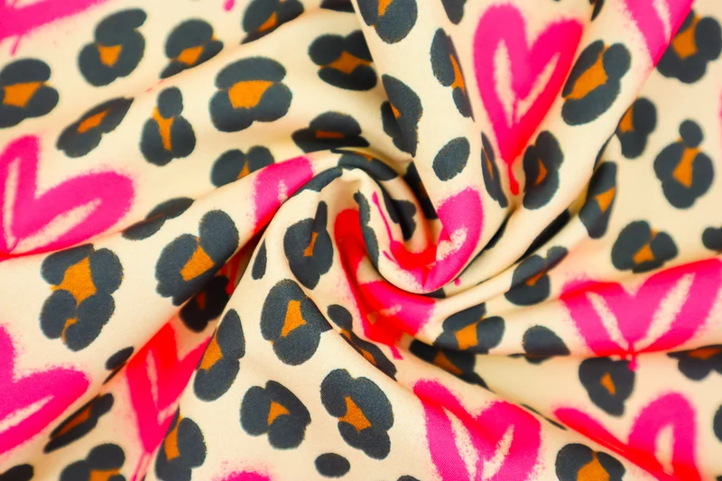 Softshell Digital Leo & Neon Hearts