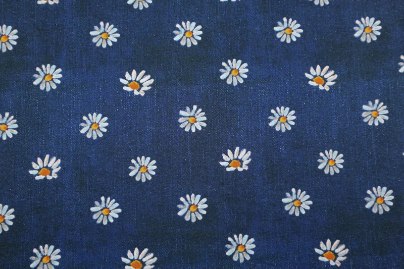 Alpenfleece Digital Denim Gänseblümchen