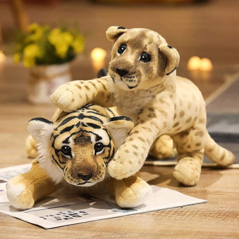 Niedliche Tiger, Leoparen oder Löwen Baby Plüschtiere