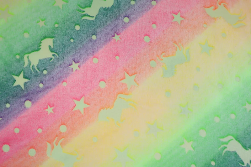 Wellness Fleece Glow in the Dark Einhörner - Design 2