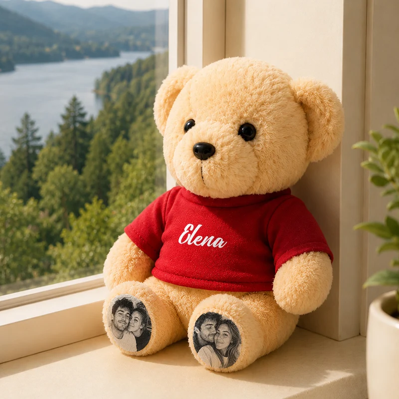 Personalisierter Teddybär mit individuellen Fotofüßen und Namens-T-Shirt – ein individuelles Plüschgeschenk für Paare, Kinder und geliebte Menschen