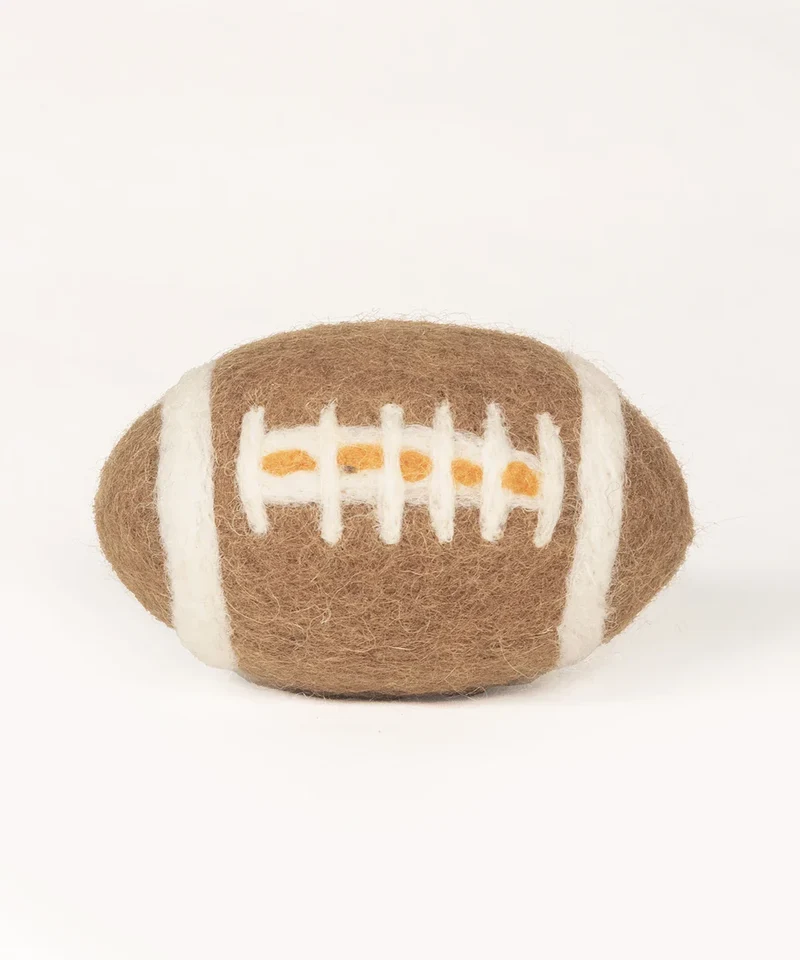BUDDY. Hundespielzeug aus Schafwolle "Football"
