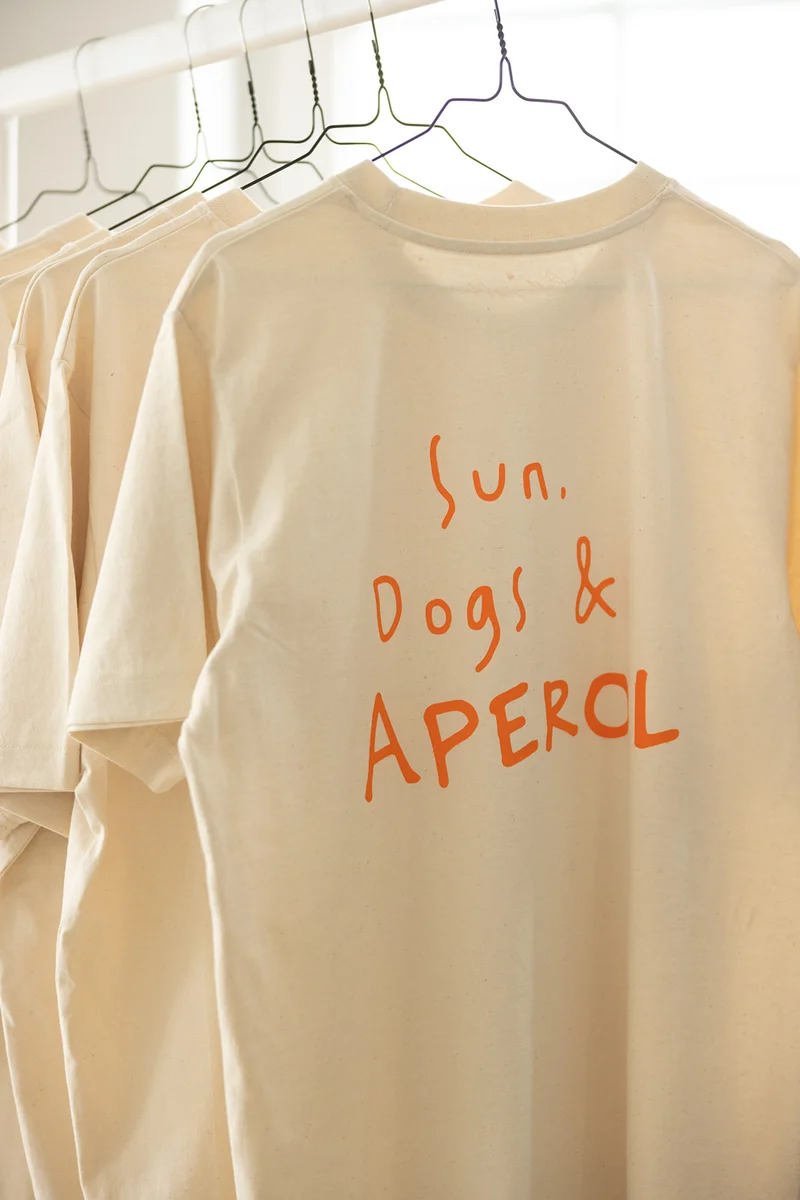 T-Shirt "Sun, Dogs & APEROL" Natural