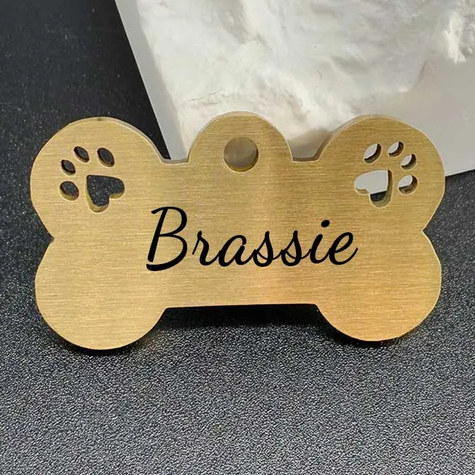 Edle Hundemarke aus Messing "Brassie" mit Pfötchen-Design und individueller Gravur