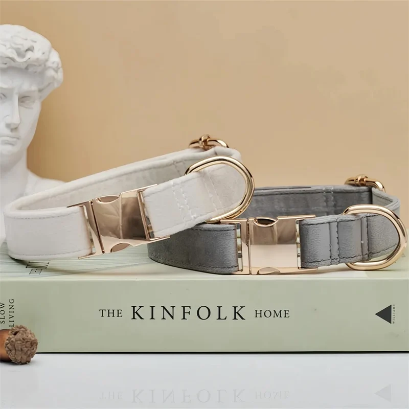 Personalisiertes Samt Hundehalsband "Emilia" mit Gravur – Verstellbar & Elegant