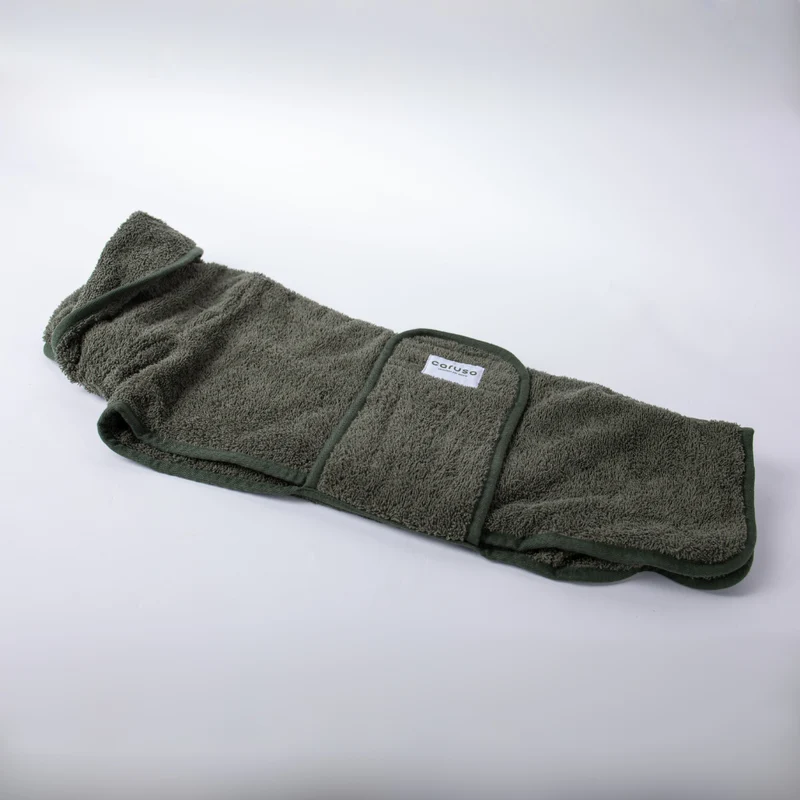 Hundebademantel Cozy Hug von Caruso - OEKO-TEX® zertifiziert - Waldgrün - 6 Größen