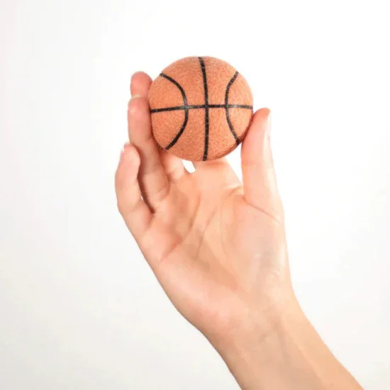 Basketball für Hunde | BUDDY. Hundespielzeug | 100% schadstoffgeprüft & Schafwolle | Zahnpflegend & schwimmfähig