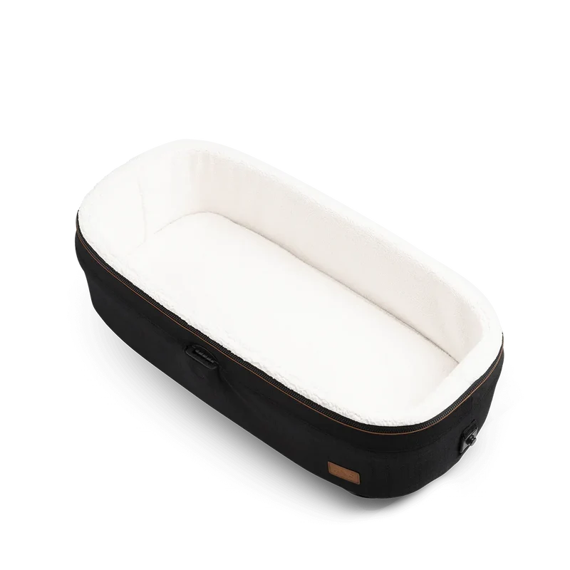Isofix Autositz & Transportbox Maeve™ Medium Rigid von Tavo für Hunde bis 13.6 kg | GREENGUARD-Gold-Zertifizierung | Farbe: Onyx