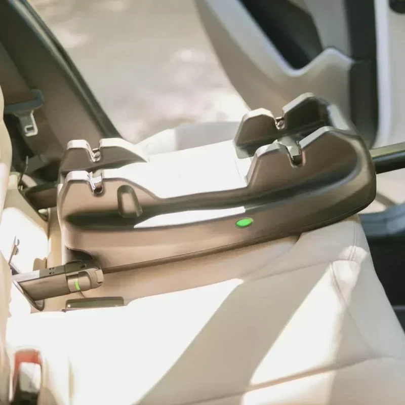 Isofix Autositz & Transportbox Maeve™ Medium Rigid von Tavo für Hunde bis 13.6 kg | GREENGUARD-Gold-Zertifizierung | Farbe: Sable