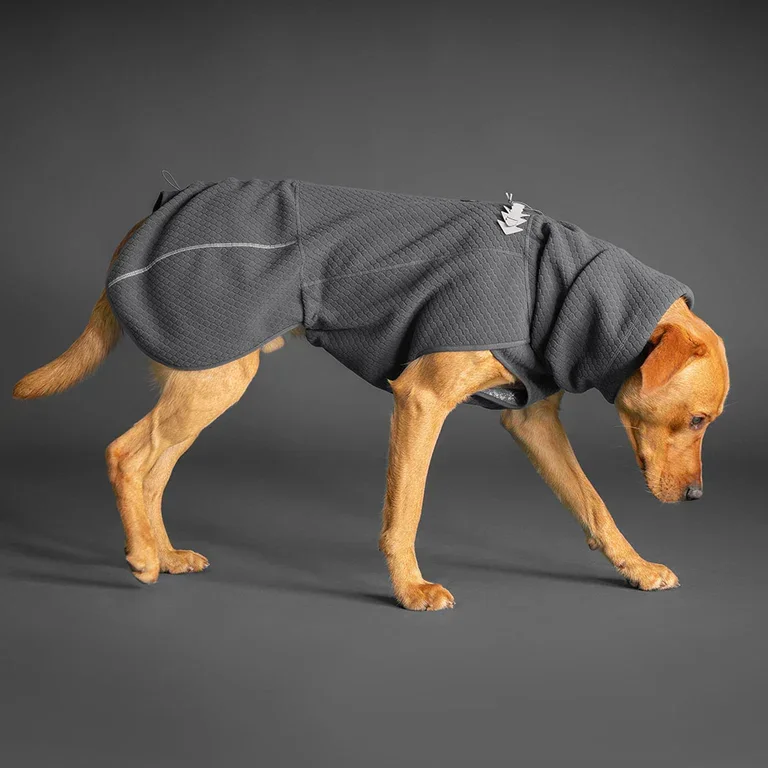 Wärmende Hundejacke Warming Midlayer von Hurtta | Super bequem & recyceltes Material | Blackberry grau