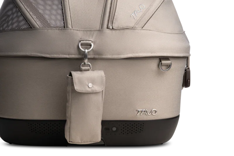 Isofix Autositz & Transportbox Maeve™ iso5x Wind Tavo | Integriertes Belüftungssystem | für Hunde bis 13.6 kg | GREENGUARD-Gold-Zertifizierung | Tawny