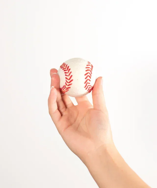 Baseball für Hunde | Hundespielzeug | 100% schadstoffgeprüft & Schafwolle | Zahnpflegend & schwimmfähig