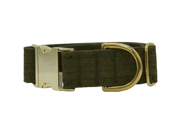 Hundehalsband mit Klickverschluss | Korkleder | Umweltfreundlich | Robust & Vegan | Olive/Gold