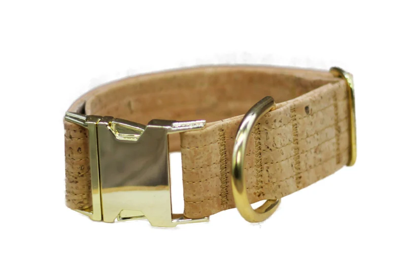 Hundehalsband mit Klickverschluss | Korkleder | Umweltfreundlich | Robust & Vegan | Natur/Gold
