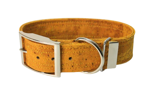 Hundehalsband mit Dornschnalle | Korkleder | Umweltfreundlich | Robust & Vegan | Senf/Silber
