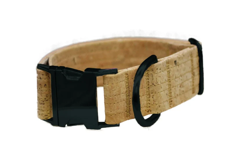 Hundehalsband mit Klickverschluss | Korkleder | Umweltfreundlich | Robust & Vegan | Natur/Schwarz