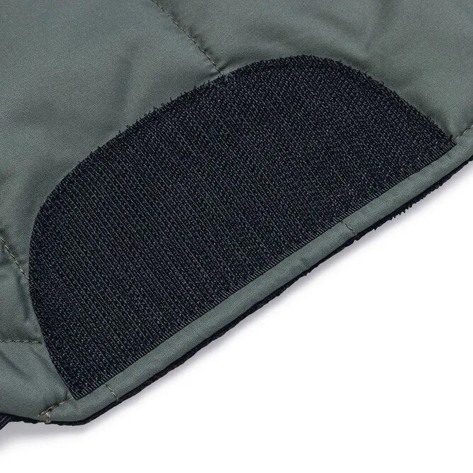 Designed by Lotte Hundemantel Zhanti – Warm, wasserfest & stylisch