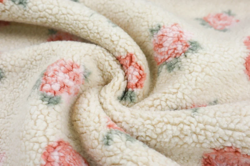 Teddy Stoff Jacquard Cute Roses