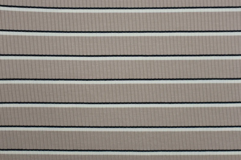 Strickstoff Streifen Design 1