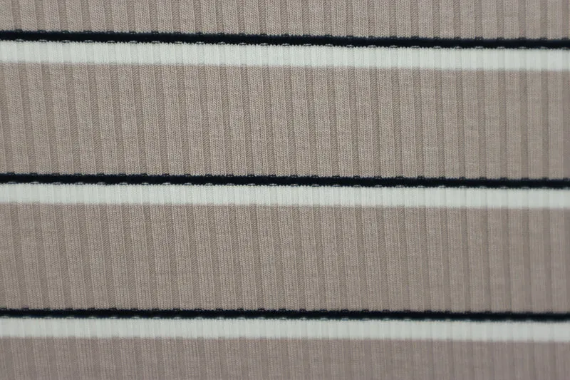 Strickstoff Streifen Design 1