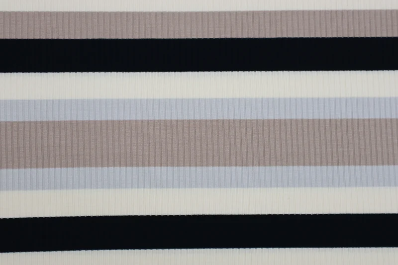 Strickstoff Streifen Design 2
