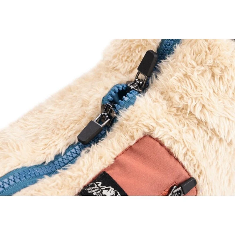 Beeztees Hundemantel Teddy – Weicher Teddystoff mit Taschen & Reißverschluss